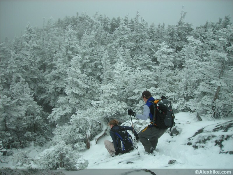 Vickie et Ugo redescendant du sommet de Abraham