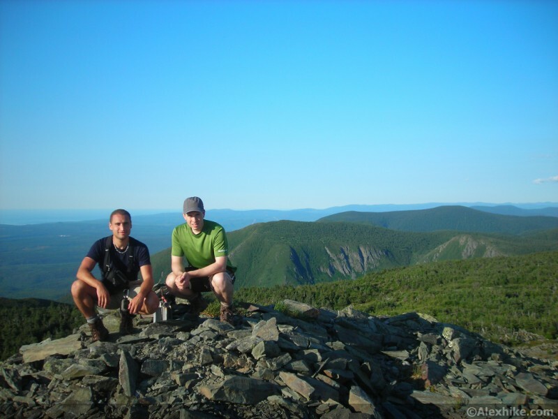 Alex et Sami au sommet de Logan